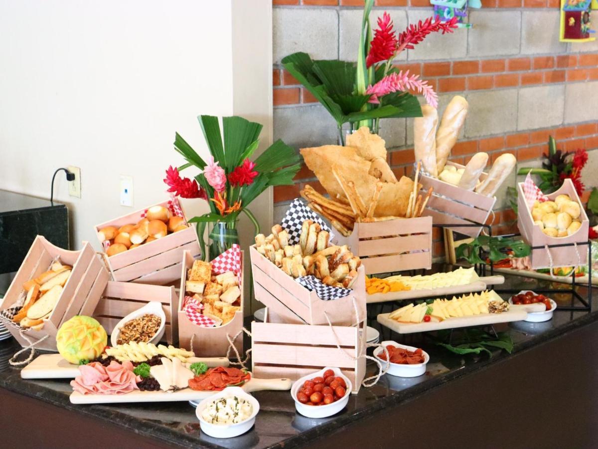 Hotel Summit Rainforest Golf &